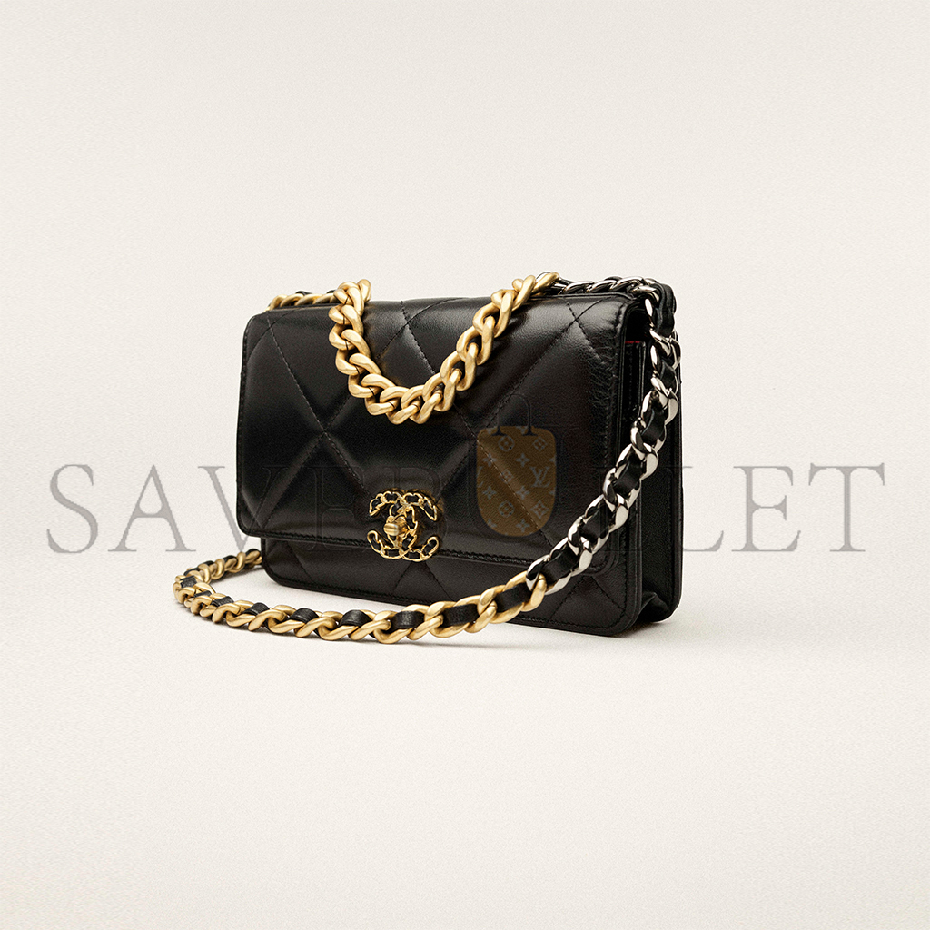 Ch*el master 19 wallet on chain ap3267 (19.5*12*3.5cm)